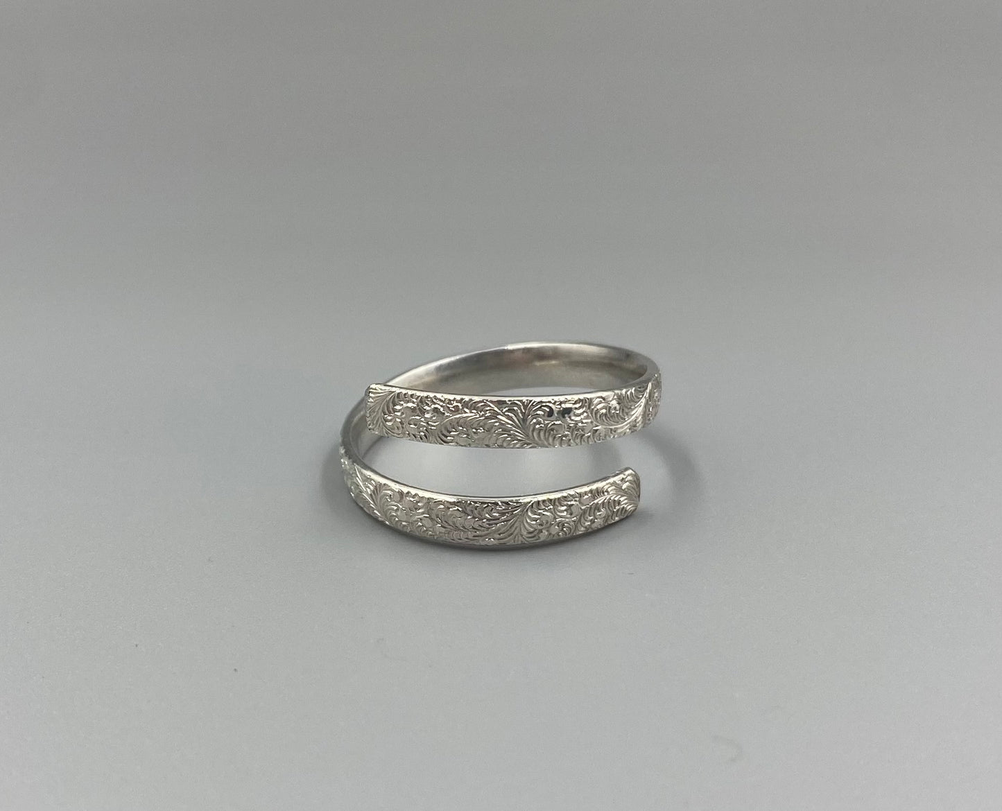 Sterling silver floral pattern wrap ring