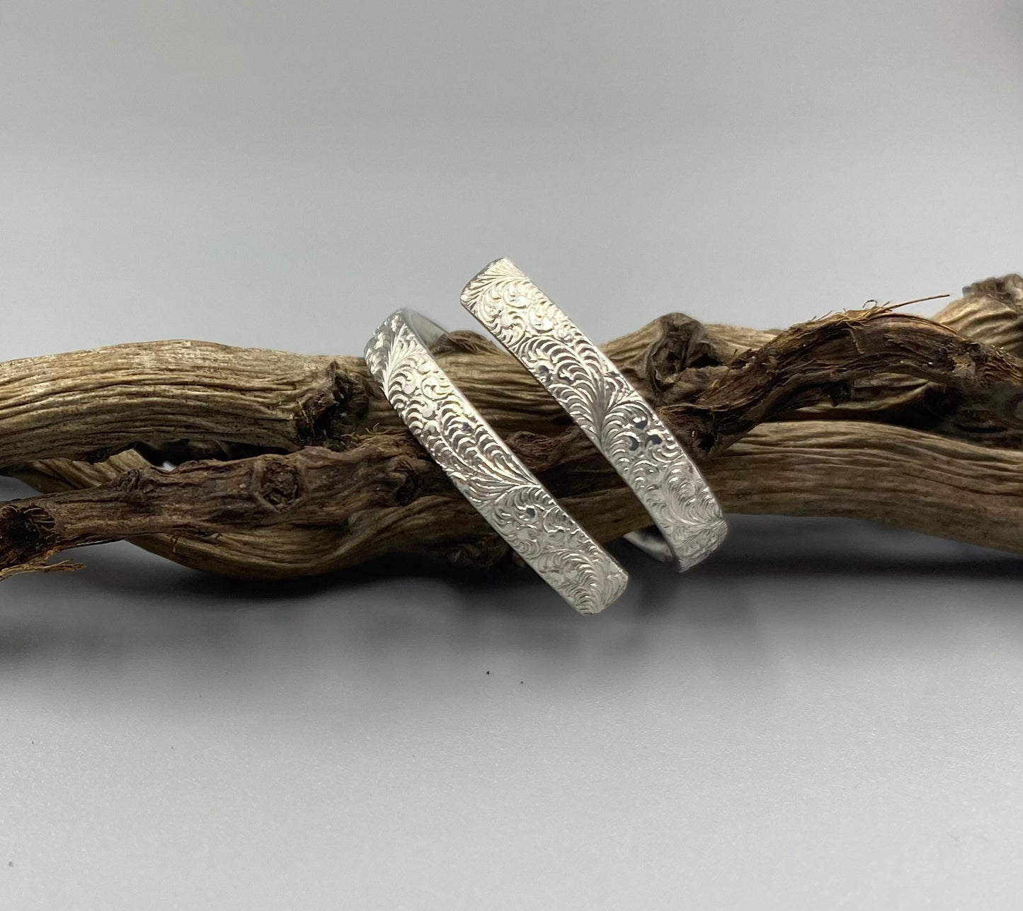 Sterling silver floral pattern wrap ring