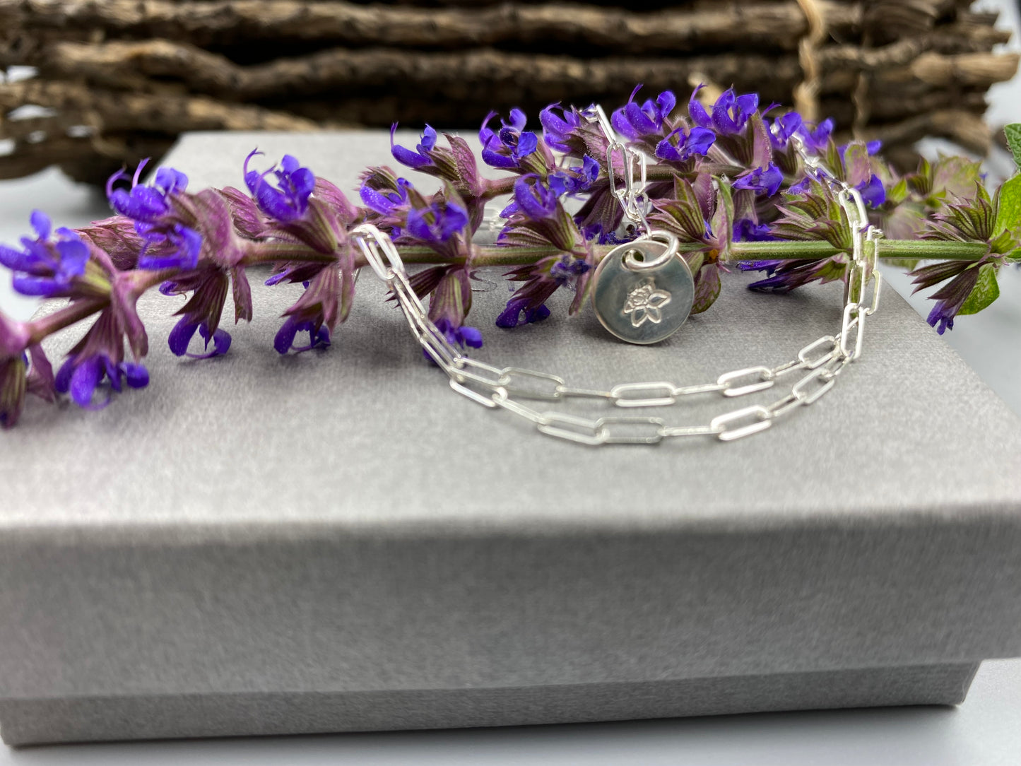 March daffodil birthday flower skinny trace chain necklace in Sterling Silver