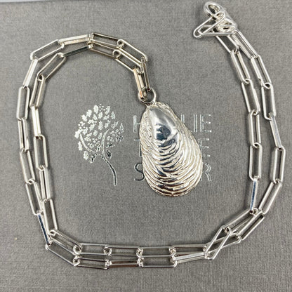 Oyster shell trace chain necklace in Sterling Silver